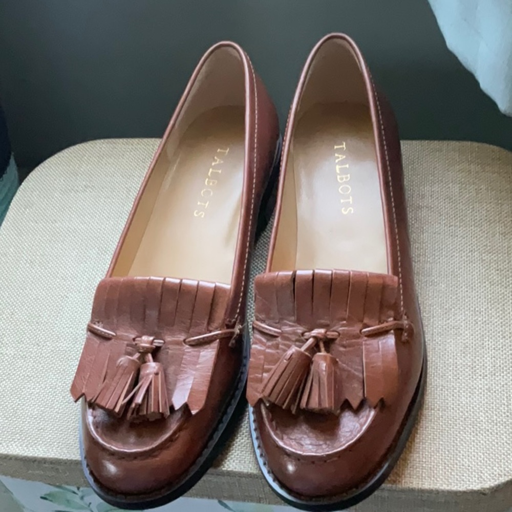 NWOB Talbots Tan Leather Loafers 7.5